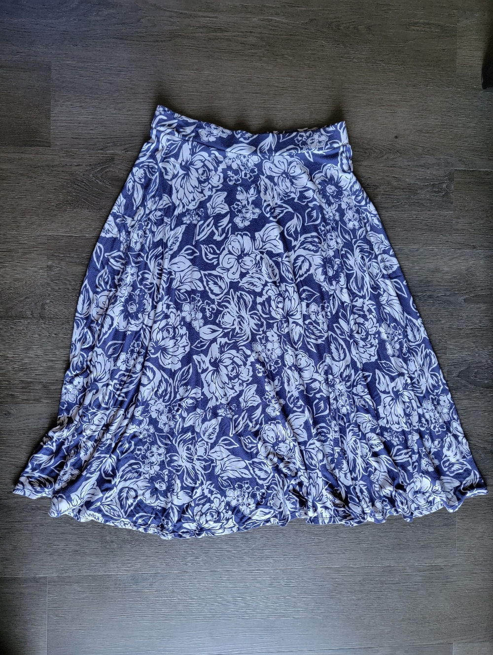 Motto Blue And White Flowy Floral Skirt Size Small
